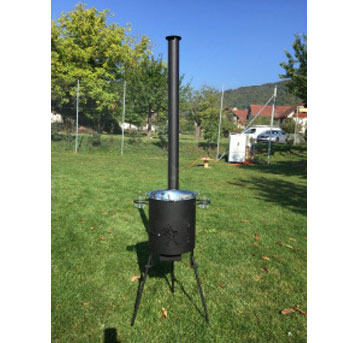 Fondue / Grillofen: Der Ofen eignet sich ausgezeichnet für die Zubereitung von Fon-due, Glühwein, Risotto, Suppen und weitere Heissgerichte (individuell mit dem gewünschten Logo graviert); CHF 500.-